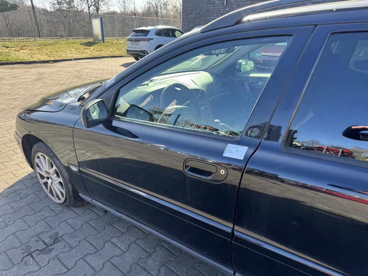 Volvo V70 2 original T&uuml;r vorn links 01900 Black Stone Rohbau BJ06